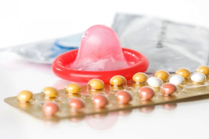 کاندوم و قرص های ضد بارداری از بارداری ناخواسته جلوگیری می کند